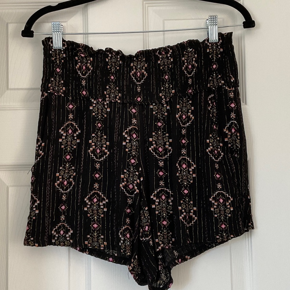 Three Dots High Waist Black and Pink Geometric Shorts